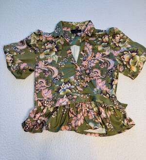 Tracy Evans Green Floral Puff Sleeve Peplum Wrap Top